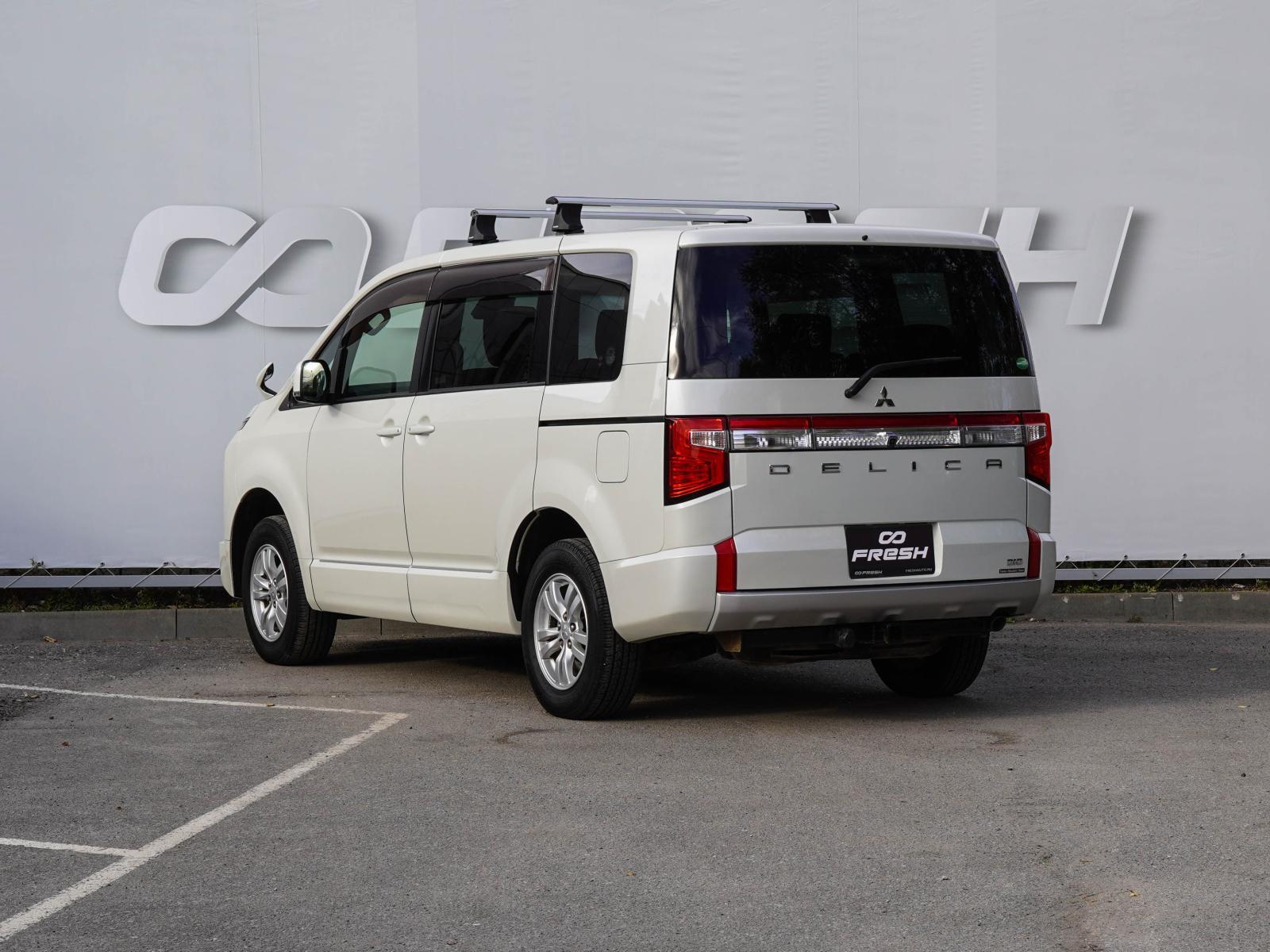 Peugeot Traveller 2021