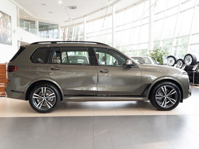 BMW X7 2024