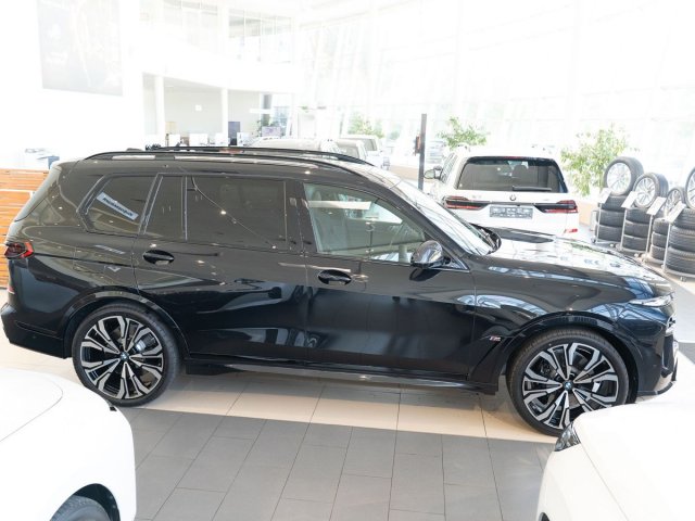 BMW X7 2025
