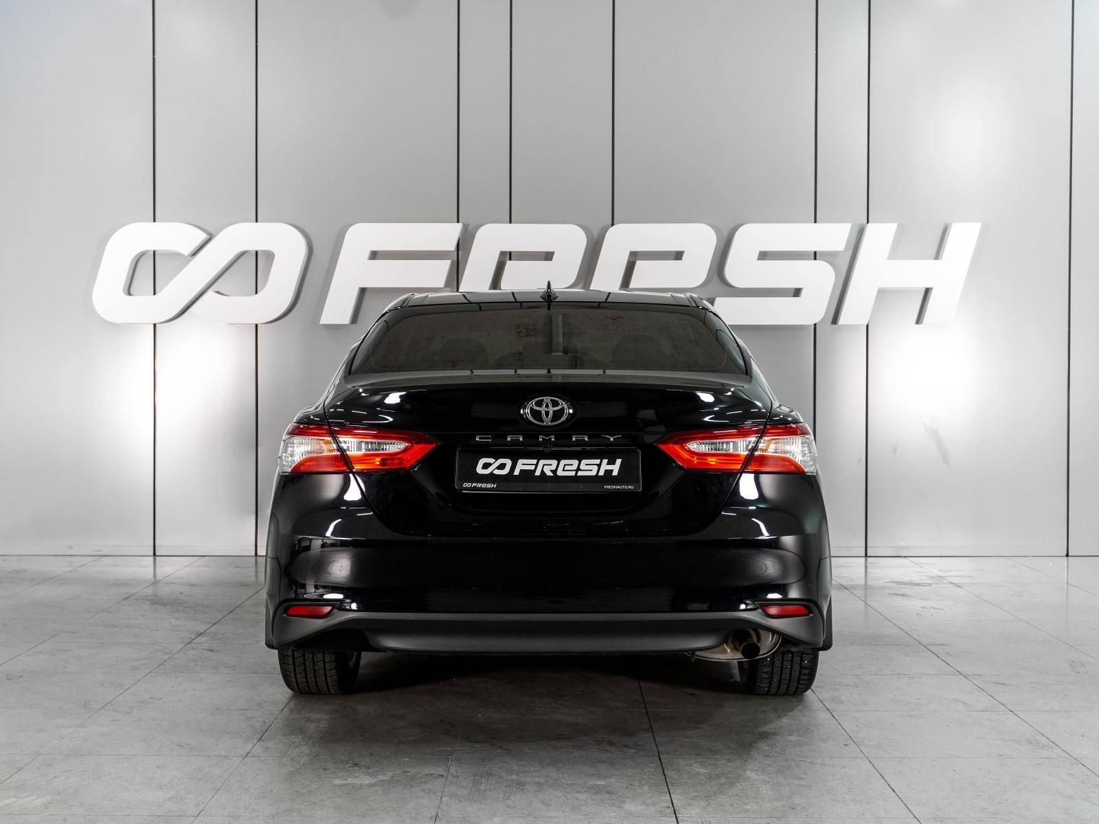 Toyota Camry 2019