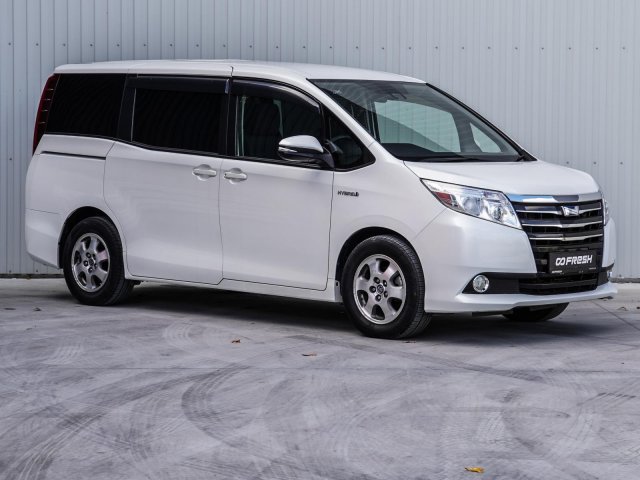 Toyota Noah 2016