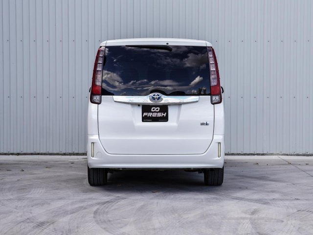 Toyota Noah 2016