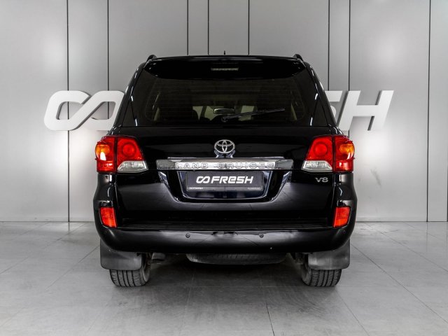 Toyota Land Cruiser 2013