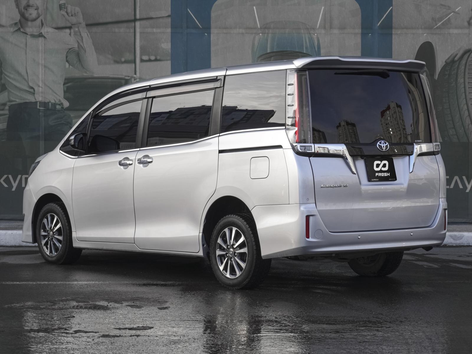 Peugeot Traveller 2021