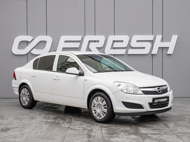Opel Astra 2011