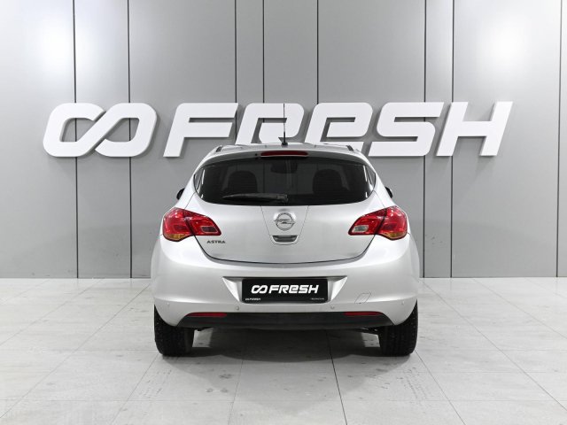 Opel Astra 2011